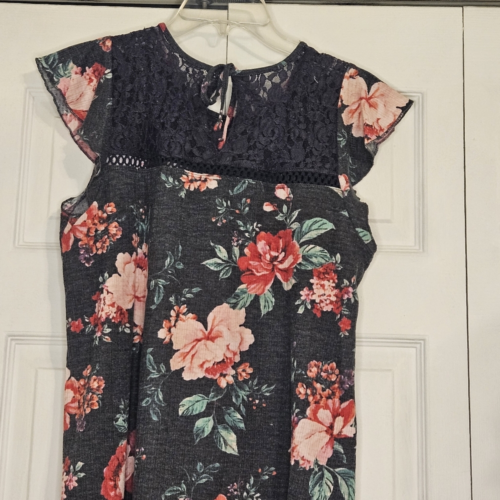 Multicolored Floral Tee - Picture 4 of 5